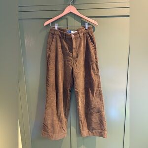 Old Navy high-rise wide leg corduroy trouser size 6